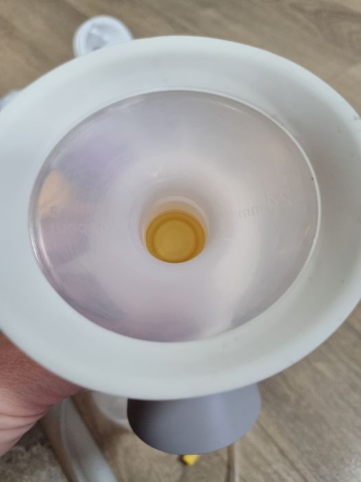 Електрическа Помпа за кърма Medela solo с подаръци