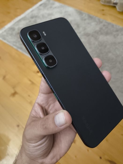 Infinix Hot 60 pro 8/256 Amoled 144 GHz с коробкой и документами