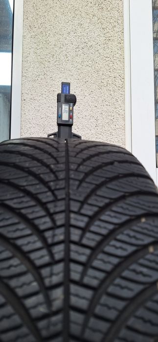 7.8 mm 205 55 17 Goodyear vector 4 seasons