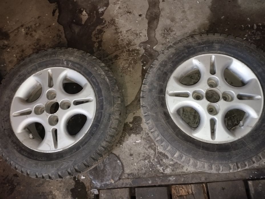 Продам диски с резиной зимние