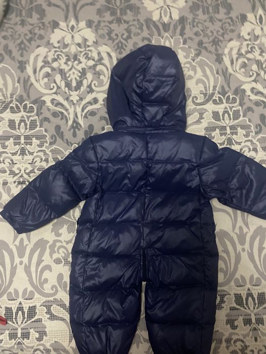 Продам комбинезон Мoncler