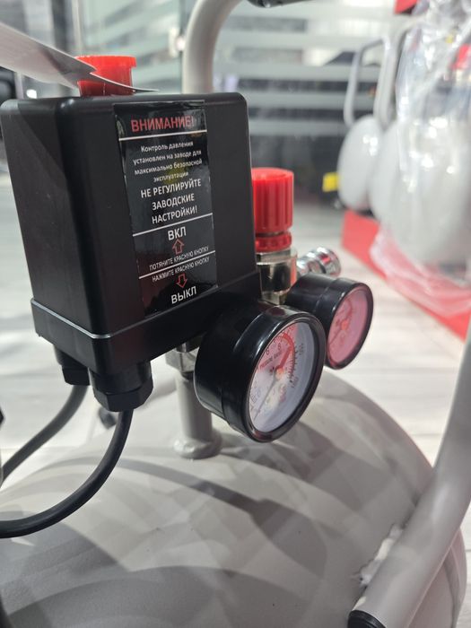 Компрессор. Воздушный компрессор. Безмасляный  компрессор.