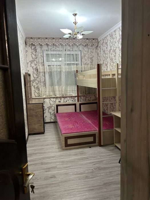 Xalqlar do'stligi metrosi yonida