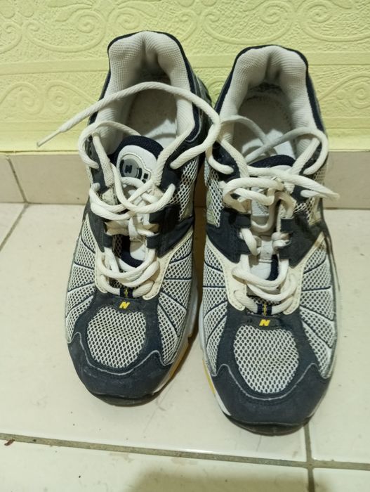 Продавам маратонки New Balance номер 42 малко ползвани