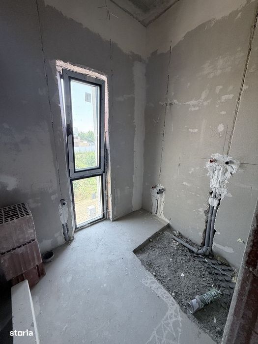 Duplex deosebit, 5 camere, curte generoasa, zona Safirului-Gladiolelor