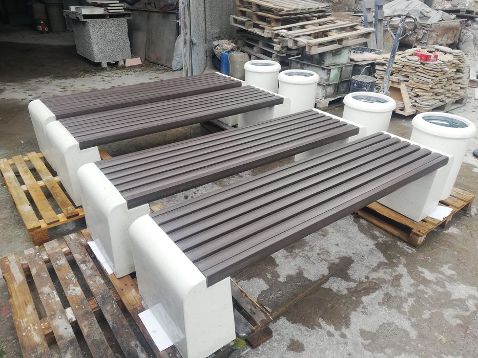 Скамья из камня Евро