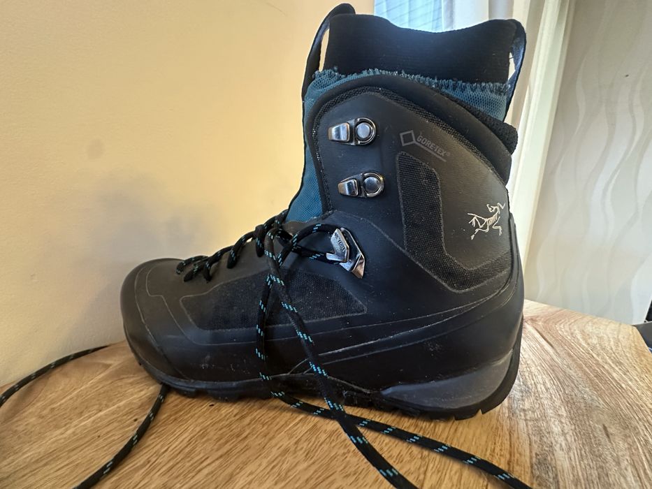 Arc’teryx Bora Mid GTX Gore-Tex Vibram – aproape noi – 38 / 38.5