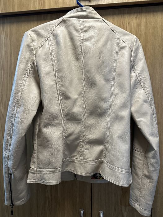 Куртка на осень бежевая