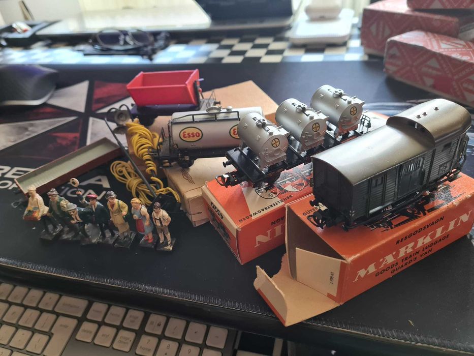 Lot jucarii vechi vagoane si miniaturi Marklin
