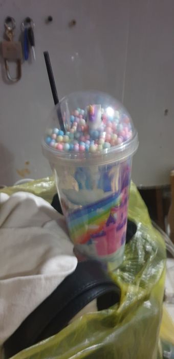 Продам школьный контейнер для напитка.