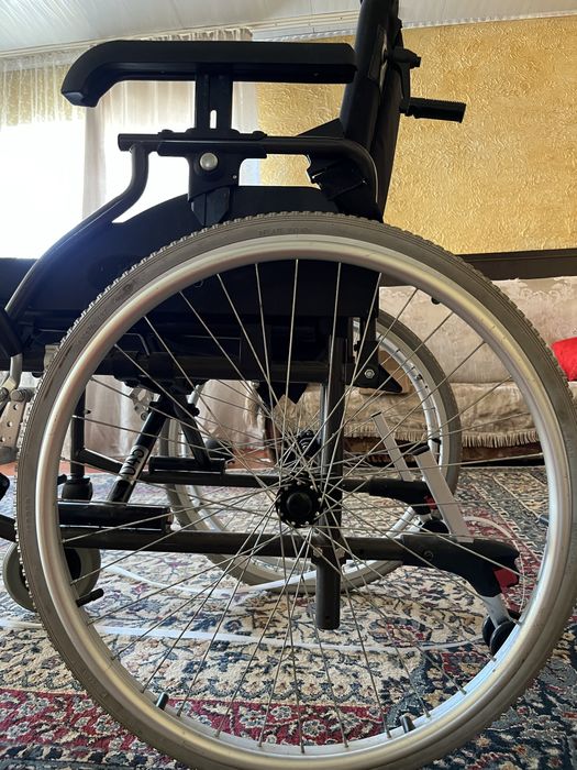 Кресло-коляска(складное)