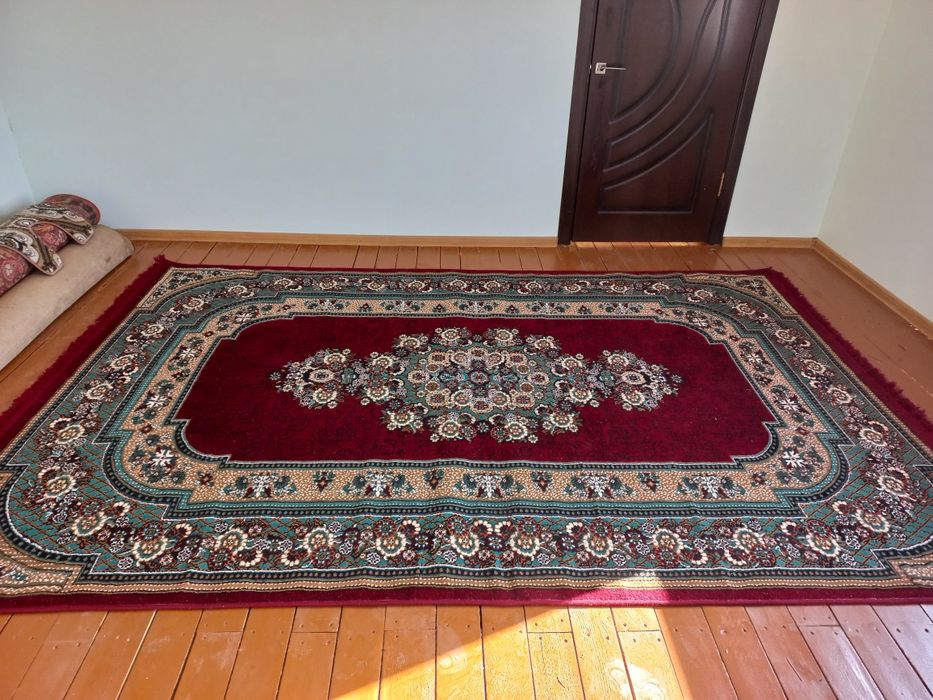 Ковер интерьерный .