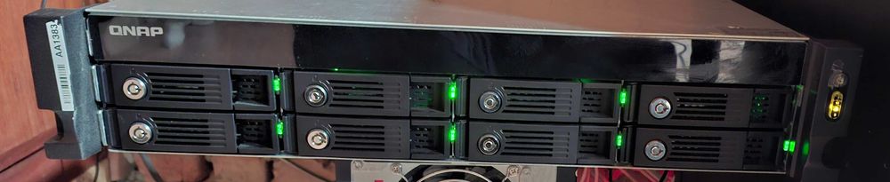 QNAP TS-870U-RP NAS - 8 Bays - 24GB RAM - 10GbE