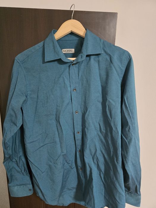 Костюм: сако, панталон и 2 ризи MONNI