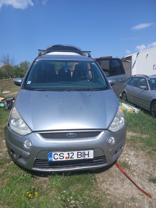 Vând Ford pentru Piese