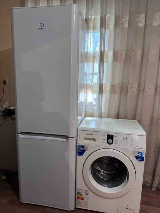 Холодильник Indesit