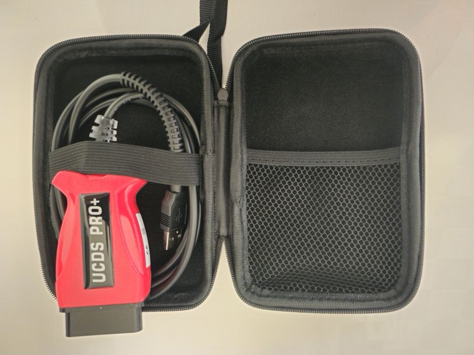 Interfață diagnoză auto UCDS PRO+ USB OBD2, cu geantă de protecție