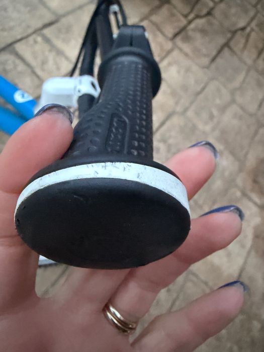 Woom 2 si casca woom S albastre