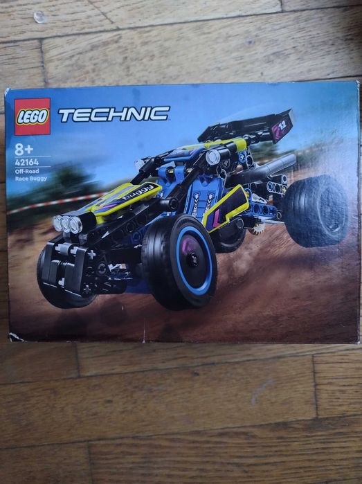 Lego Technic 8+ Състезателно офроуд бъги