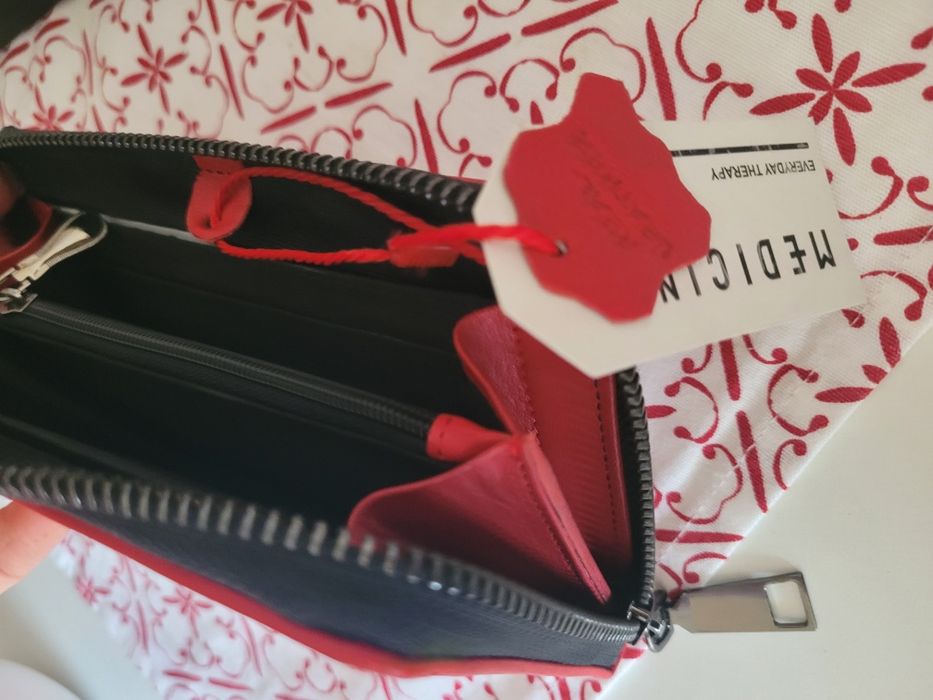 Дамско кожено портмоне Medicine