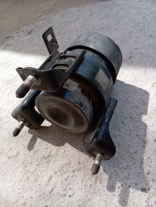 Таета камри подушки мотора