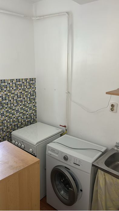 Inchiriez garsoniera  zona service Brinza
