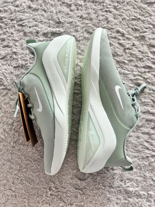 Nike Bella 7 Olive Green