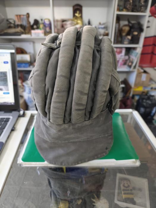 Стара руска каска за танкист