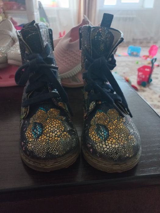 Продам обувь на девочку !