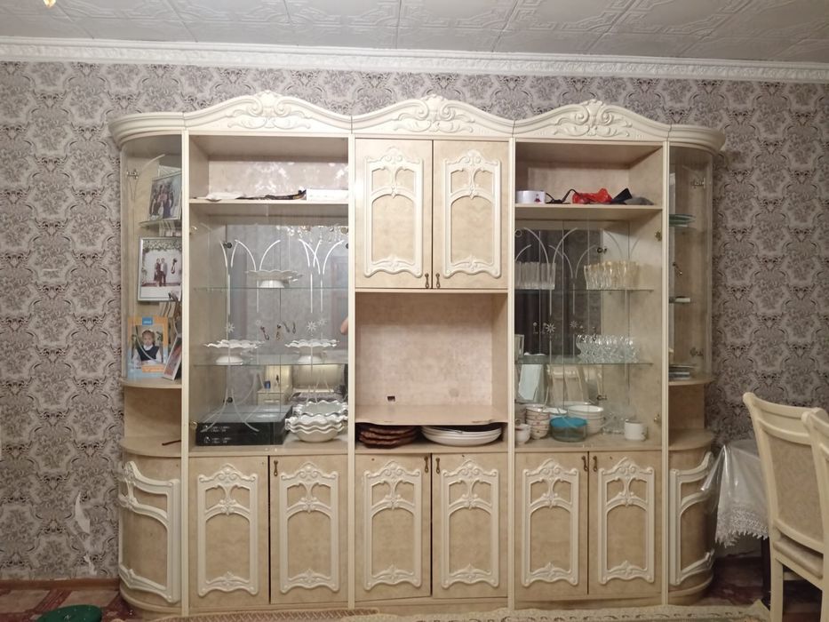 Шкаф для зала с торгом