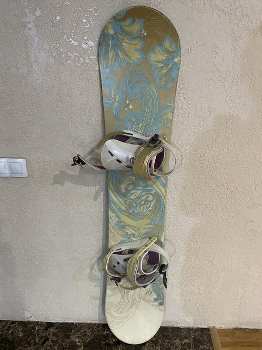 Продам сноуборд с ботинками