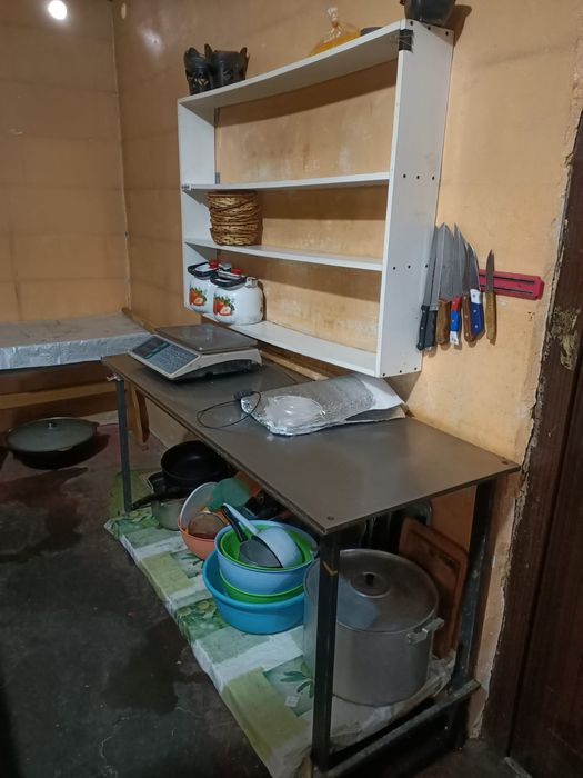 Стол со стульями