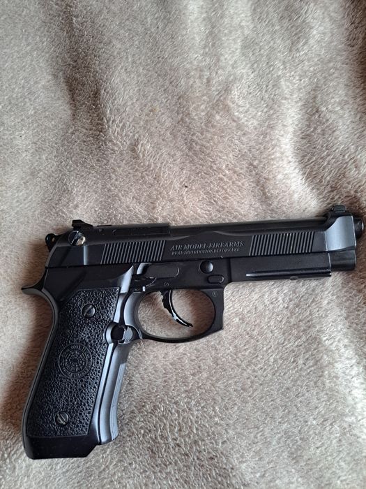Vand replica pistol beretta M9+incarcator