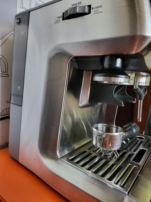 Еспресо машина SAGE Barista Express Кафемашина с кафемелачка