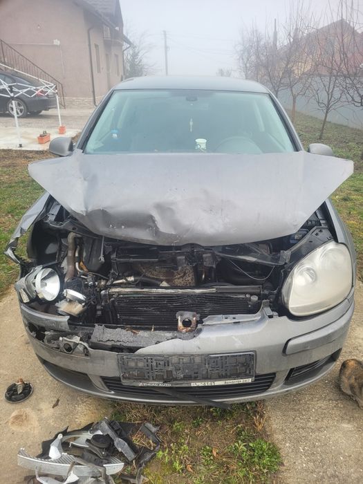 Golf 5  benzina ,GPL 1,4 avariat