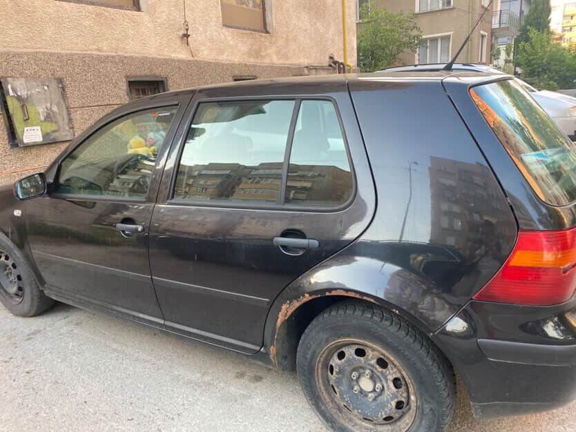 Volkswagen Golf 4 / 1.4 / 75 кс / черен / 2003