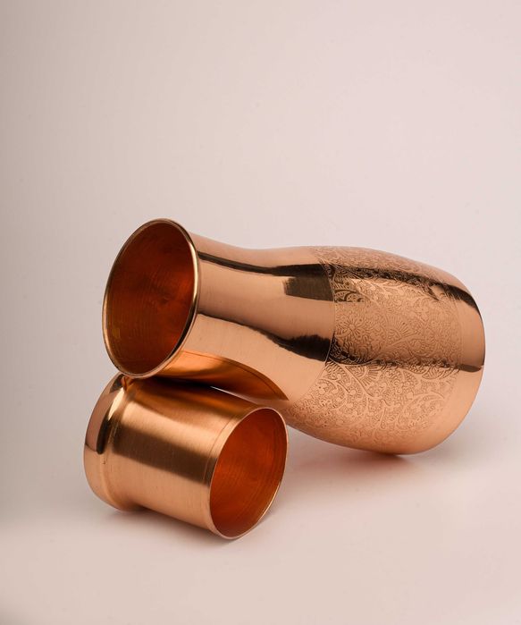 Carafă de apă din cupru Asteya, cu capac/pahar  Gravat Oriental 950 ml