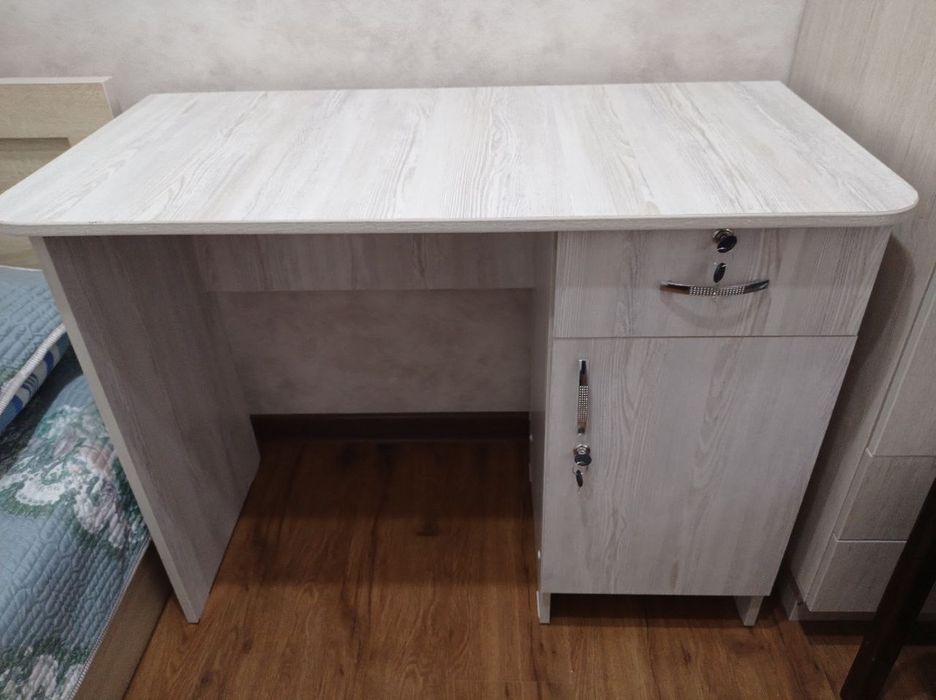 Письменный  Стол от производителя