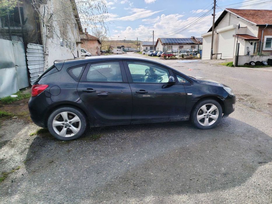 Opel Astra 1,7DTR, Опел Астра на части!
Декември 2012