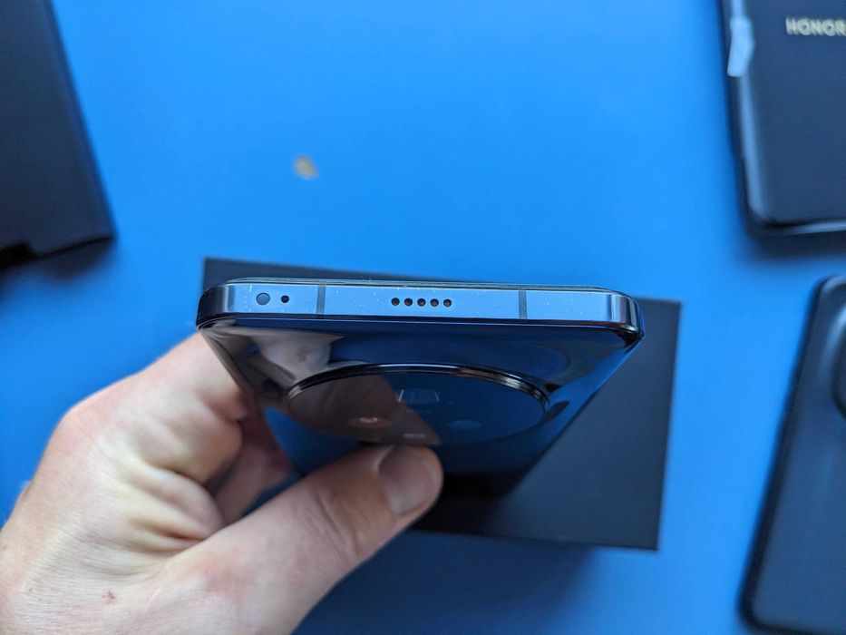 Honor Magic 5 Pro - перфектен