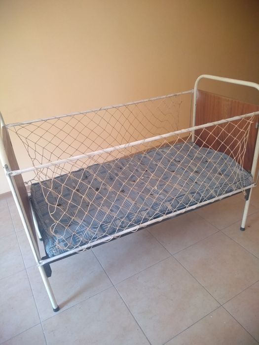 Детска кошара става и на  детско легло размерите са писани по на долу