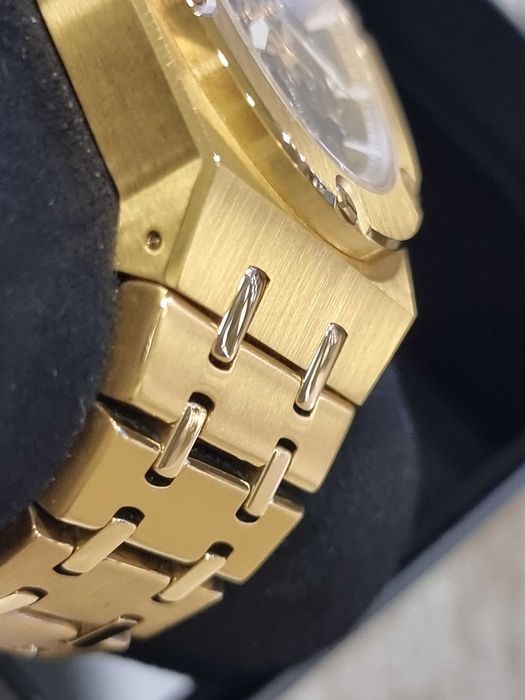 Златист автоматичен часовник Trendhim