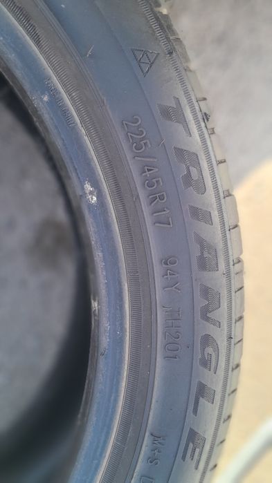 Шины  продам 225/45R17