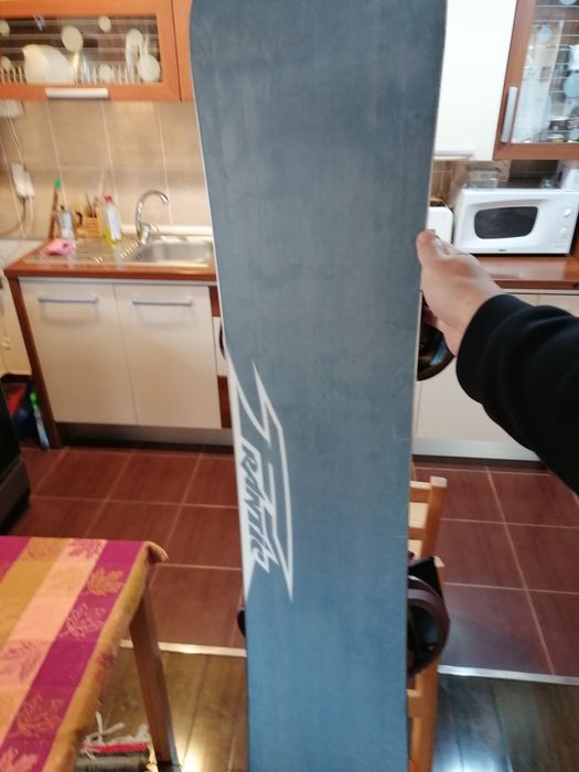 Placa de snowboard cu legaturi