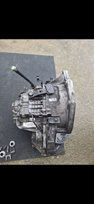 Cutie viteze manuala 6 trepte Renault trafic 1.9  dci  Opel vivaro