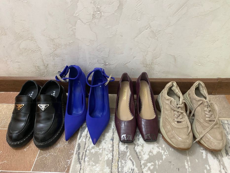 Женские туфли, кроссовки