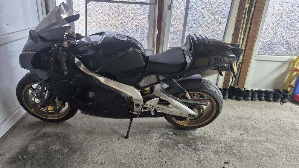 Vand aprilia rsv 1000