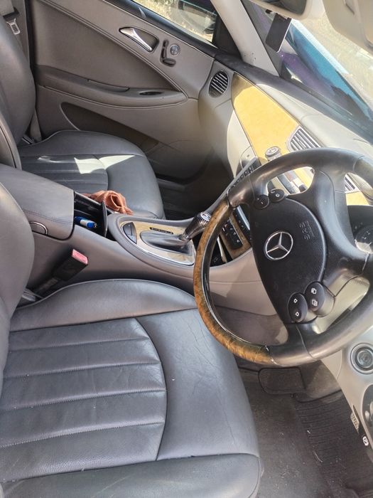 Продавам Mercedes- CLS320