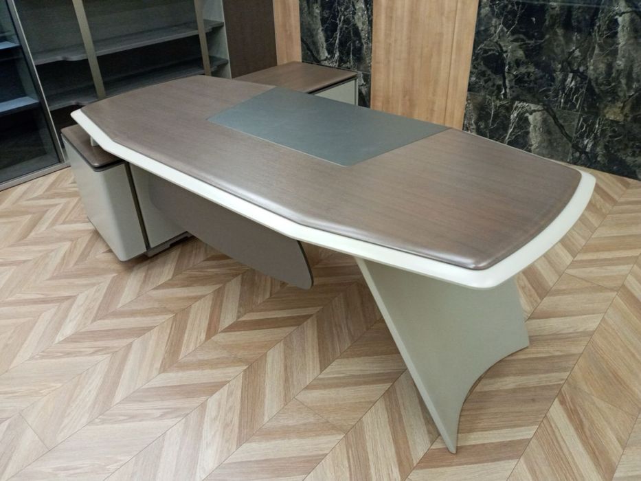 Ofis mebeli sotiladi