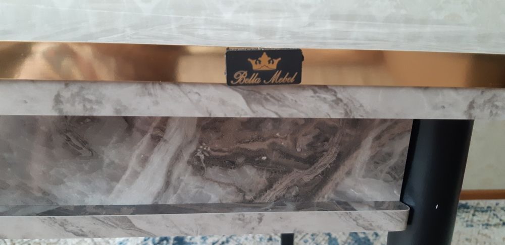 Продам стол обеденный